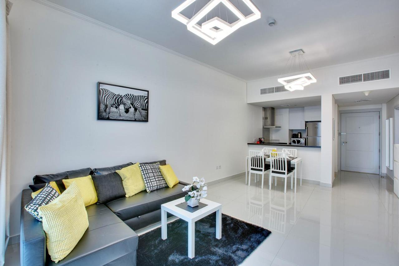 Apartamento Ultra Modern 1Bd In Damac Heights Marina Dubái Exterior foto