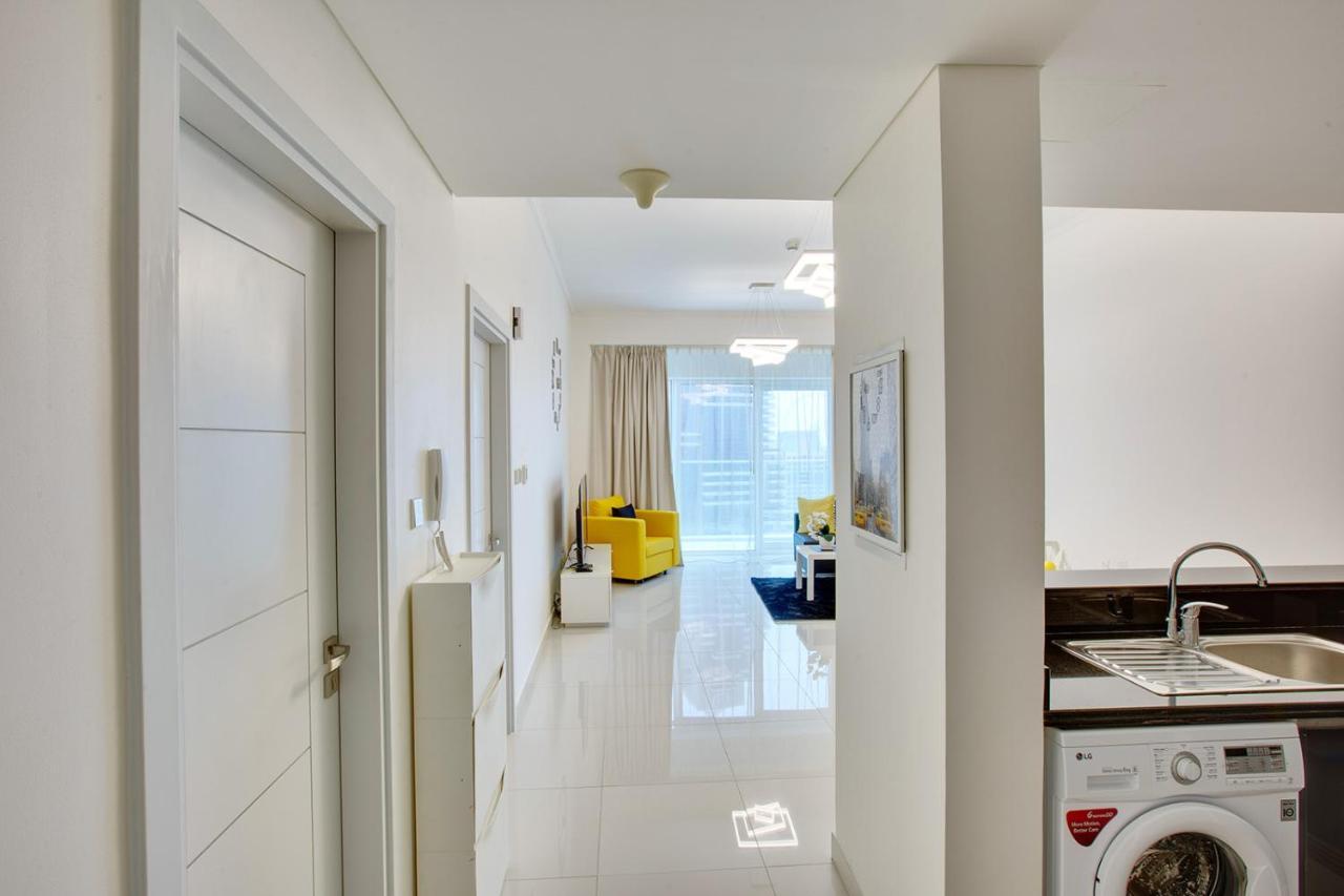 Apartamento Ultra Modern 1Bd In Damac Heights Marina Dubái Exterior foto