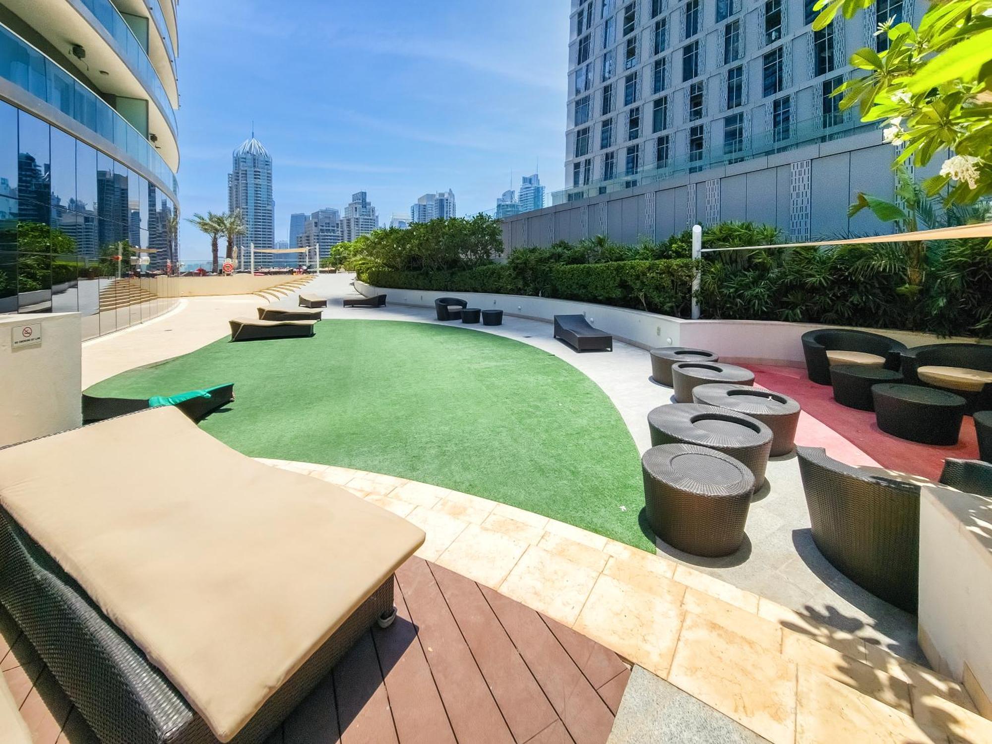 Apartamento Ultra Modern 1Bd In Damac Heights Marina Dubái Exterior foto