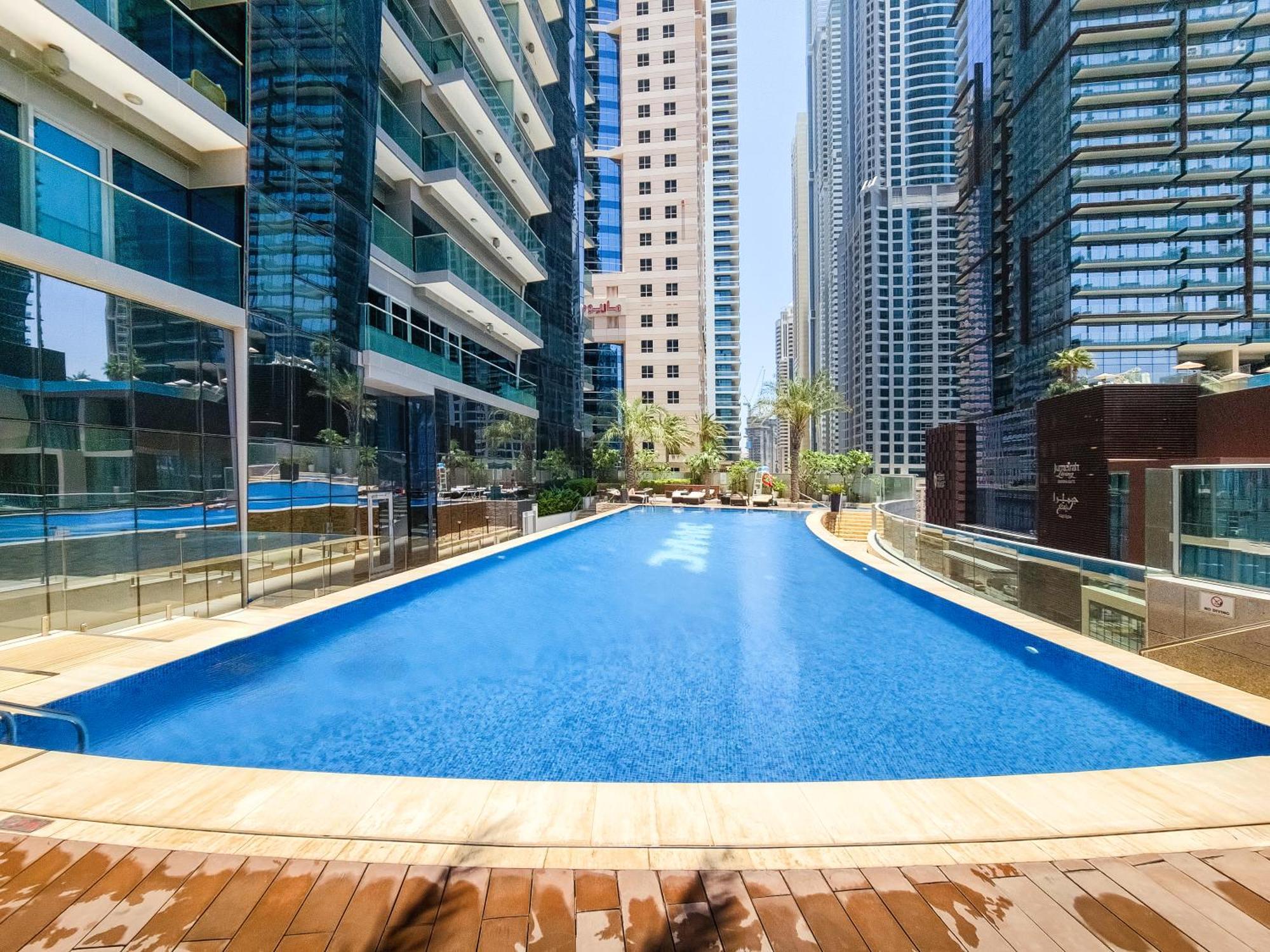 Apartamento Ultra Modern 1Bd In Damac Heights Marina Dubái Exterior foto